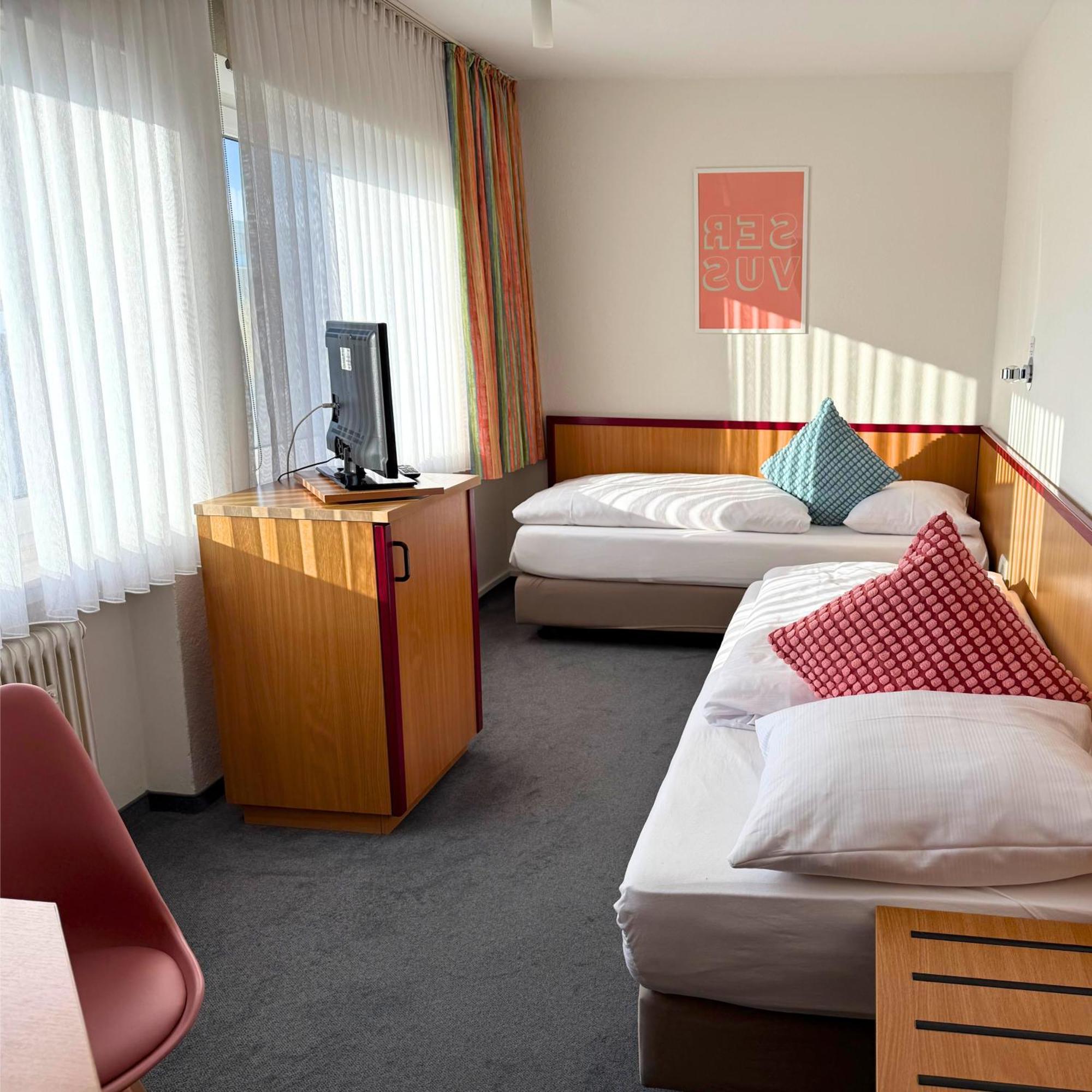 Colourful Hotel Bielefeld Extérieur photo