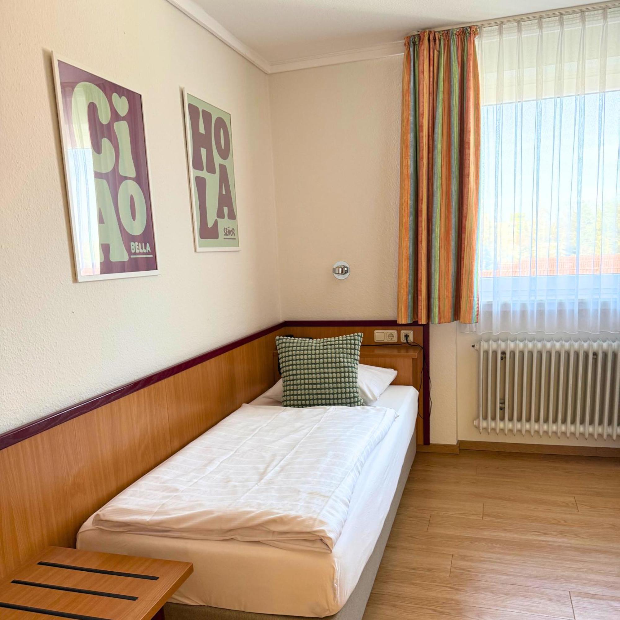 Colourful Hotel Bielefeld Extérieur photo