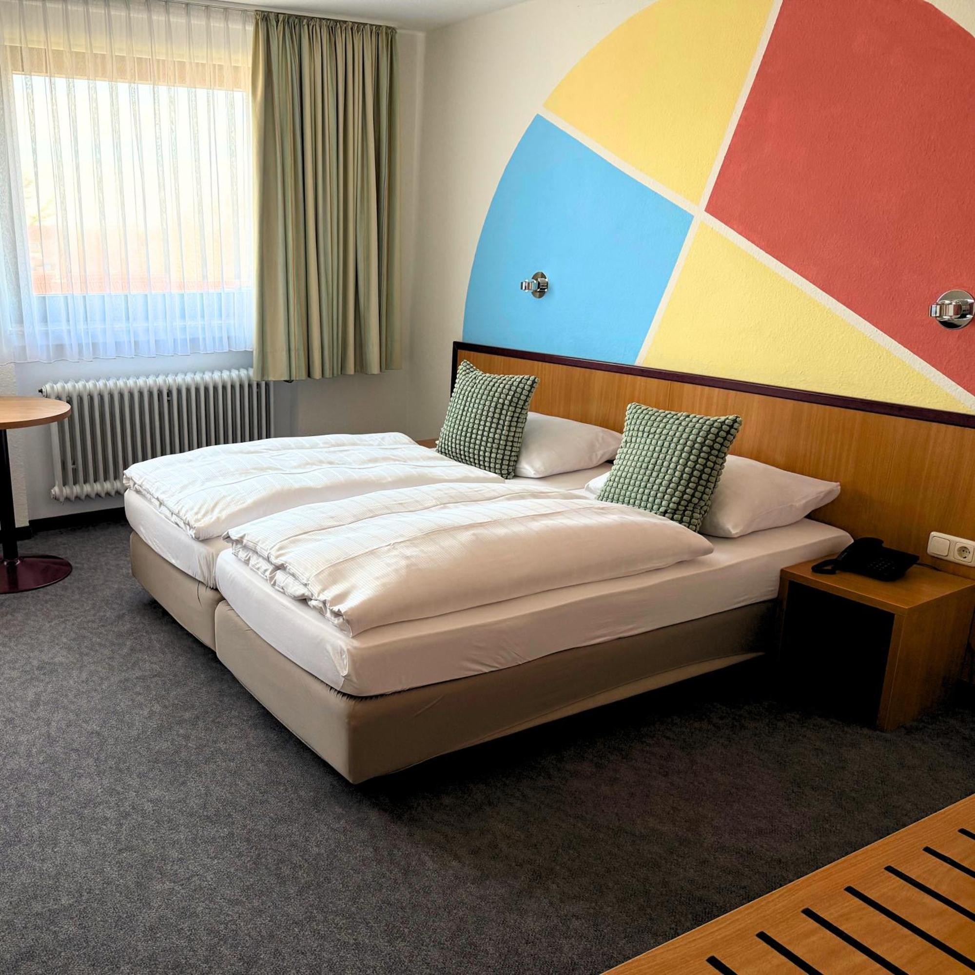 Colourful Hotel Bielefeld Extérieur photo