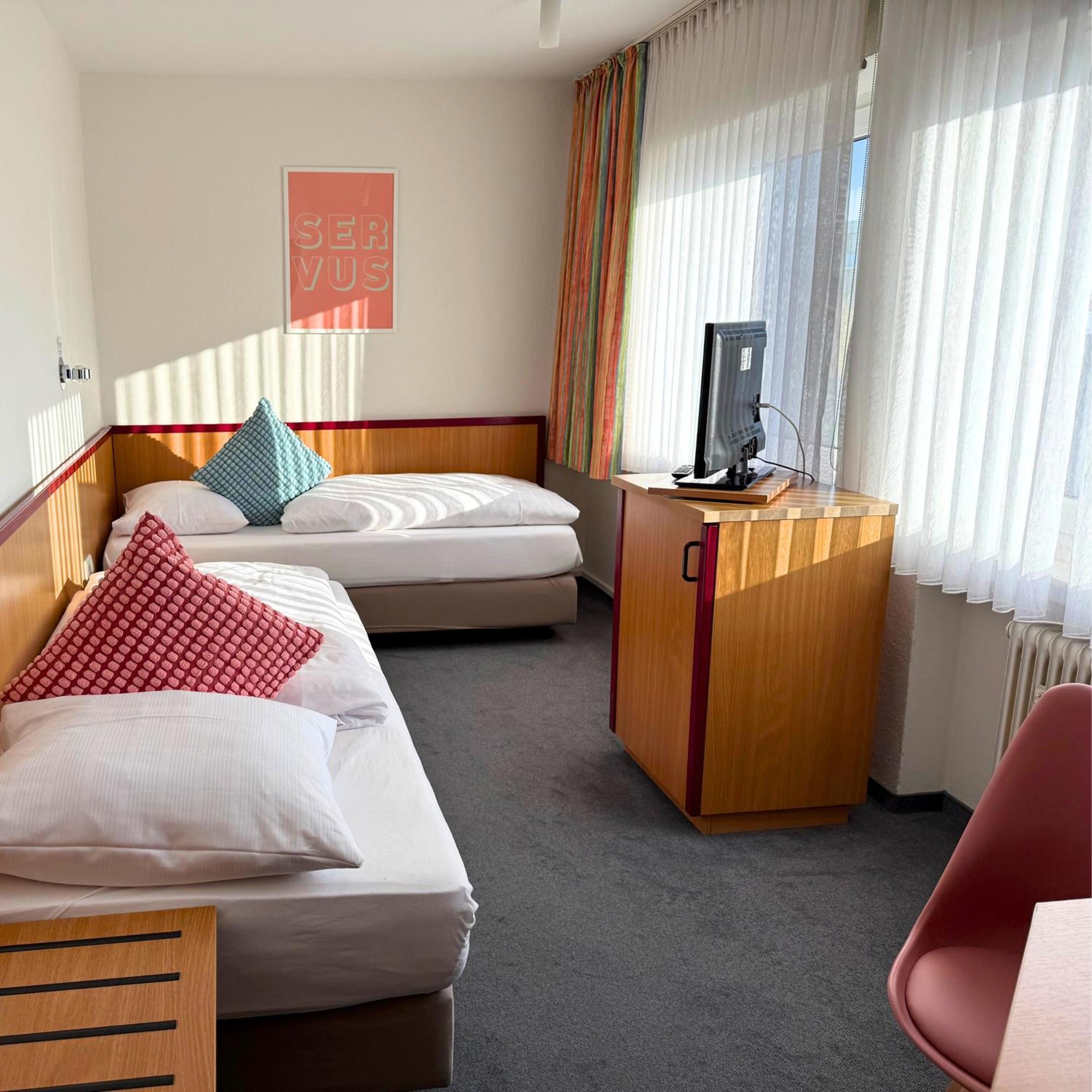 Colourful Hotel Bielefeld Extérieur photo