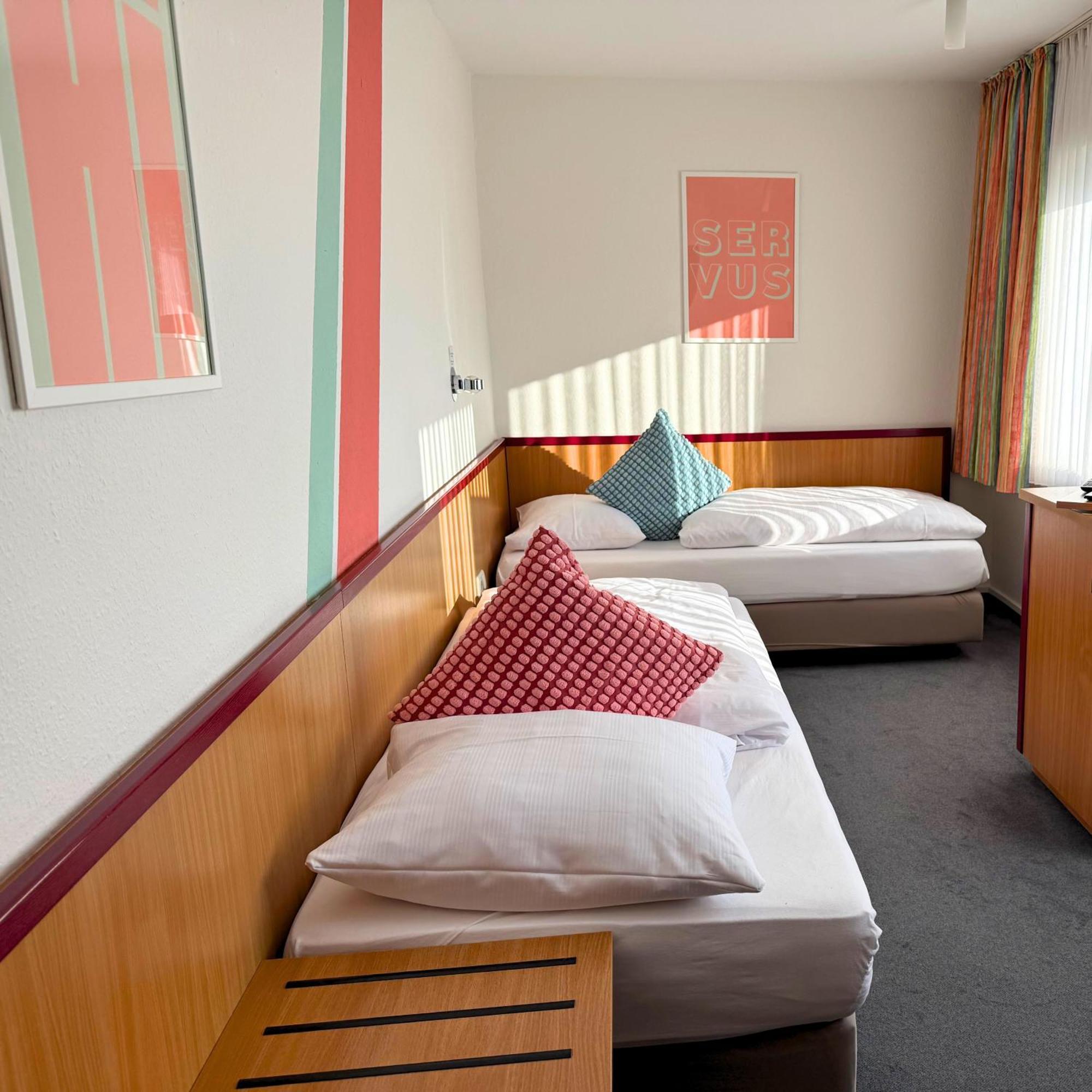 Colourful Hotel Bielefeld Extérieur photo